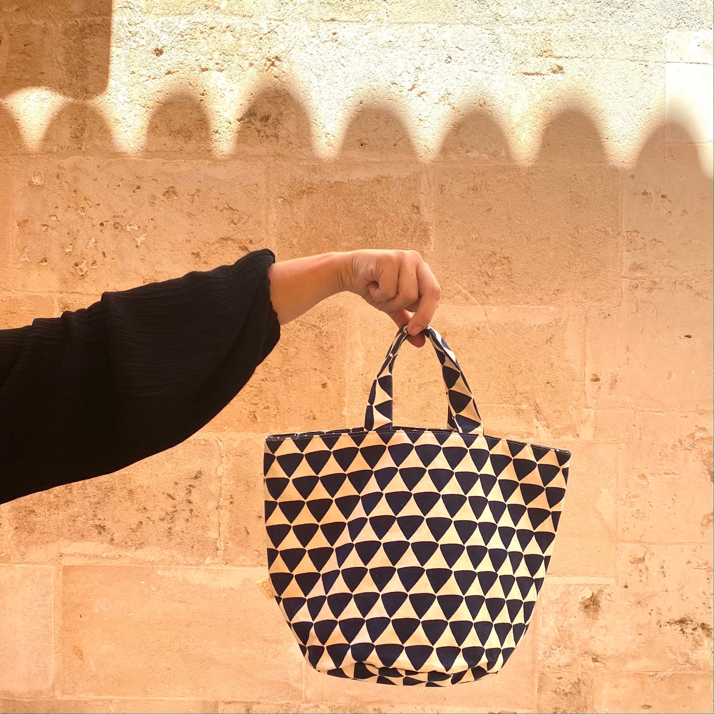 bolso maceta triángulos azul marino