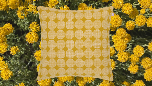 Camomila:  un estampado inspirado en el paisaje de Menorca